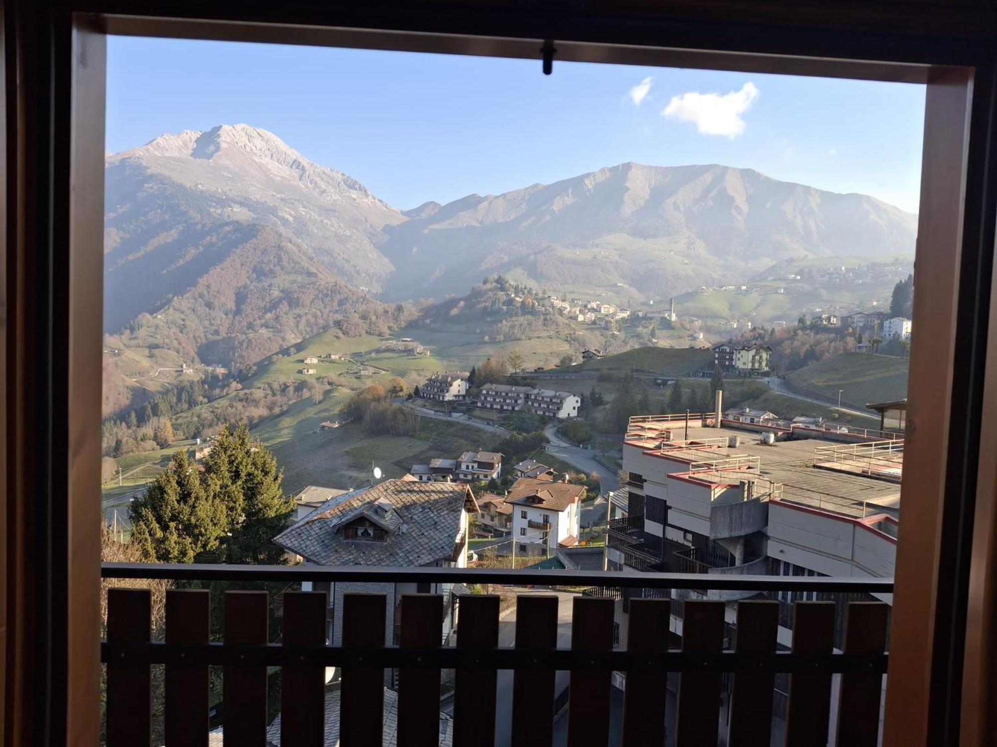 Donizetti Apartment Di Manenti Andrea Oltre il Colle Екстер'єр фото